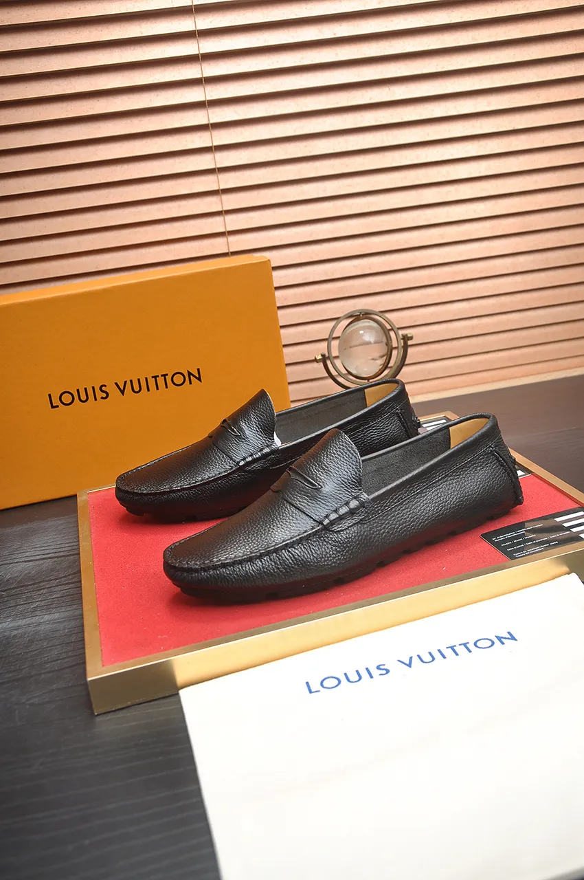 Men's men's shoes 💰420💶 [LV Doudou shoes] (water-dyed cowhide lining) new model is on the market, available on the official website. The new Doudou shoes are processed into single-color materials, and the uppers are made of imported horsehide leather. The body of the shoe is fully hemmed with mark thread, and is lined with imported original cowhide leather. The elegant shoe shape is super suitable for all-matching, and the size is 38-44.